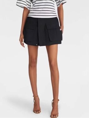 KBB by KAHLANA Women
'The Cargo Skort Black Cargo Pocket Mini Skort Sz Large NWT